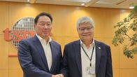 최태원 SK 회장, 웨이저자 TSMC 회장 만나 AI 반도체 협력 논의