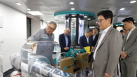 [포토뉴스] 고광효 관세청장, 수출기업 대구텍 방문 '제도개선 논의'