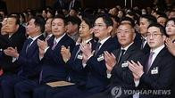 尹대통령 내달 체코 방문에 삼성·SK·LG 총수 '경제사절단' 동행