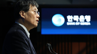 고환율에 입 연 이창용…“금융위기는 아니지만, 위기라 할 수 있다”