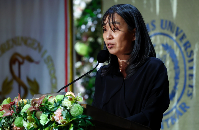 노벨문학상 수상한 한강 작가, 상금 14억...'전액 비과세'