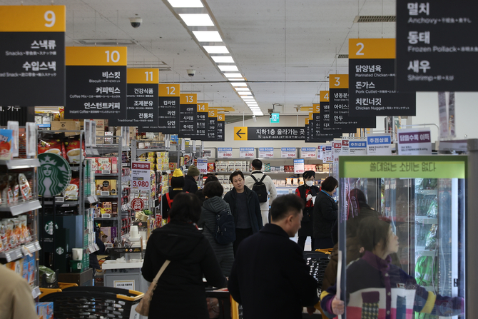 대한상의 "불황에는 '팬 브랜드' 전략 필요…핵심 1% 고객 잡아야"